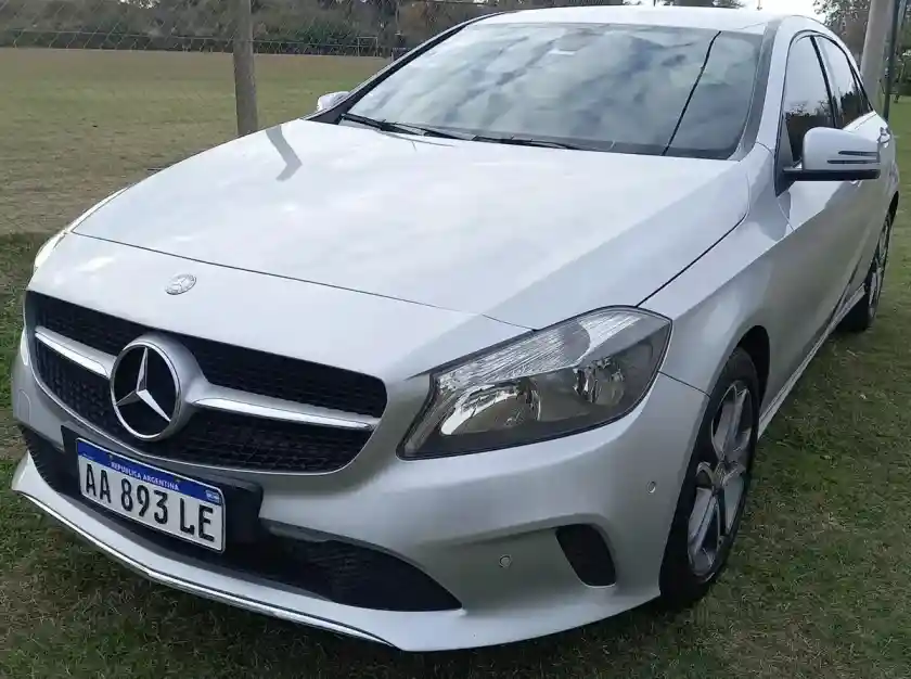 Mercedes-Benz Clase A 1.6 A200 Urban 156Cv 2017 - foto 1