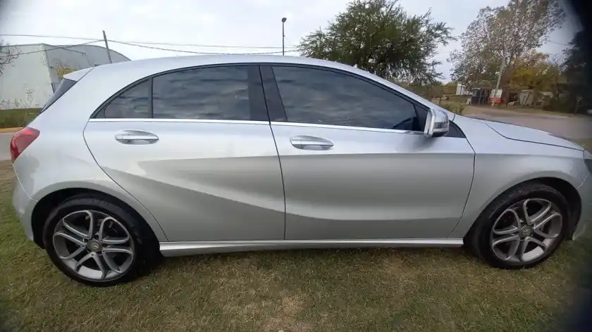 Mercedes-Benz Clase A 1.6 A200 Urban 156Cv 2017 - foto 2