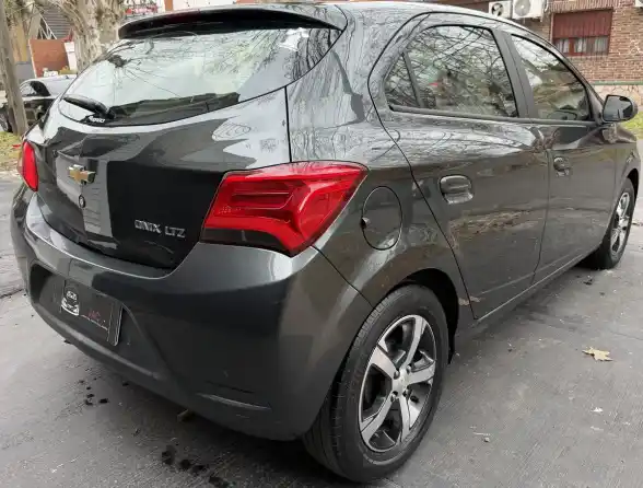 Chevrolet Onix 1.4 Ltz Mt 98Cv 2016 - foto 3