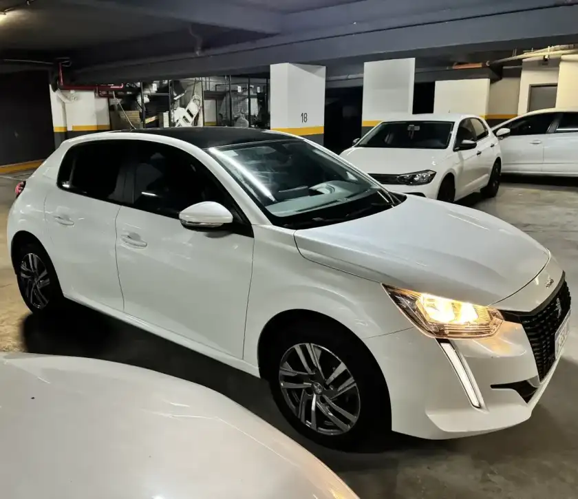 Peugeot 208 1.6 Allure Tiptronic 2022 - foto 2