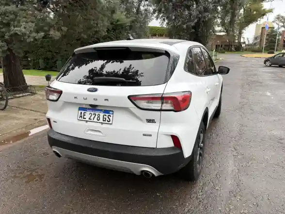Ford Kuga 2.5 Hibrida 4X2 Aut 2020 - foto 4
