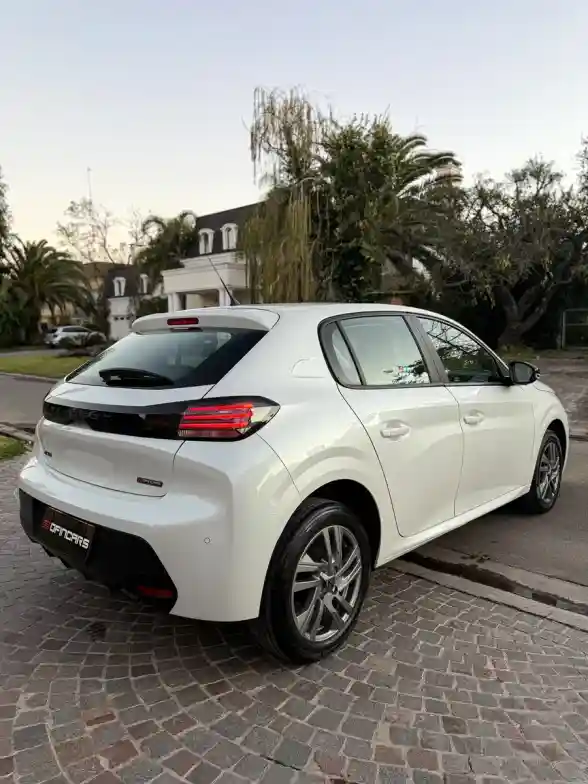 Peugeot 208 1.6 Allure At 2025 - foto 3