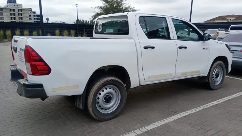 Toyota Hilux Pick-Up 2.4 Cd Dx 150Cv 4X2 2023 - foto 5