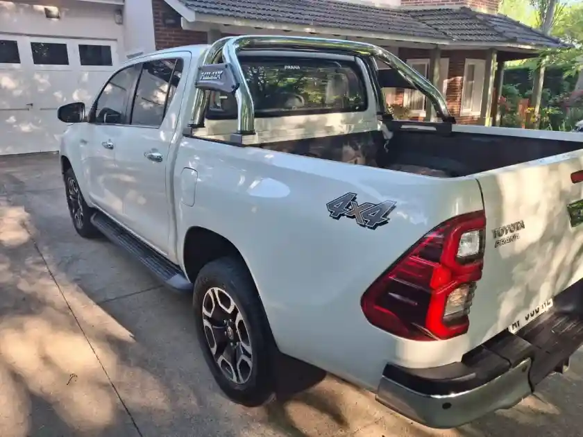Toyota Hilux Toyota Hilux 4X4 Dc Srx 2.8 Tdi 6 At, (204 Cv) 2022 - foto 2