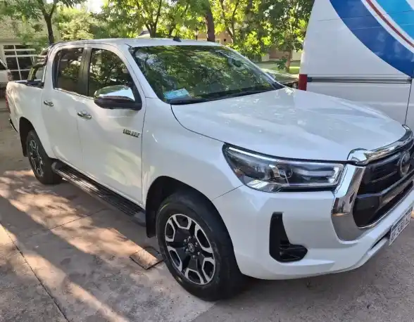 Toyota Hilux Toyota Hilux 4X4 Dc Srx 2.8 Tdi 6 At, (204 Cv) 2022 - foto 3