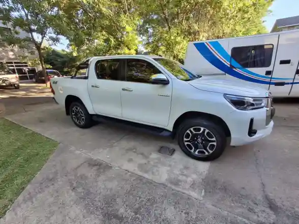 Toyota Hilux Toyota Hilux 4X4 Dc Srx 2.8 Tdi 6 At, (204 Cv) 2022 - foto 4