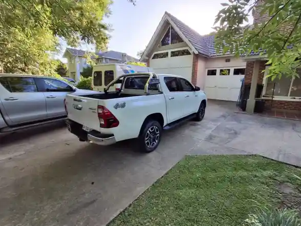 Toyota Hilux Toyota Hilux 4X4 Dc Srx 2.8 Tdi 6 At, (204 Cv) 2022 - foto 5