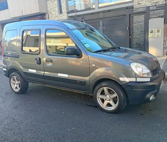 Renault Kangoo 1.6 2 Ath Plus Da Aa Cd Pk Lc 2013 - foto 2