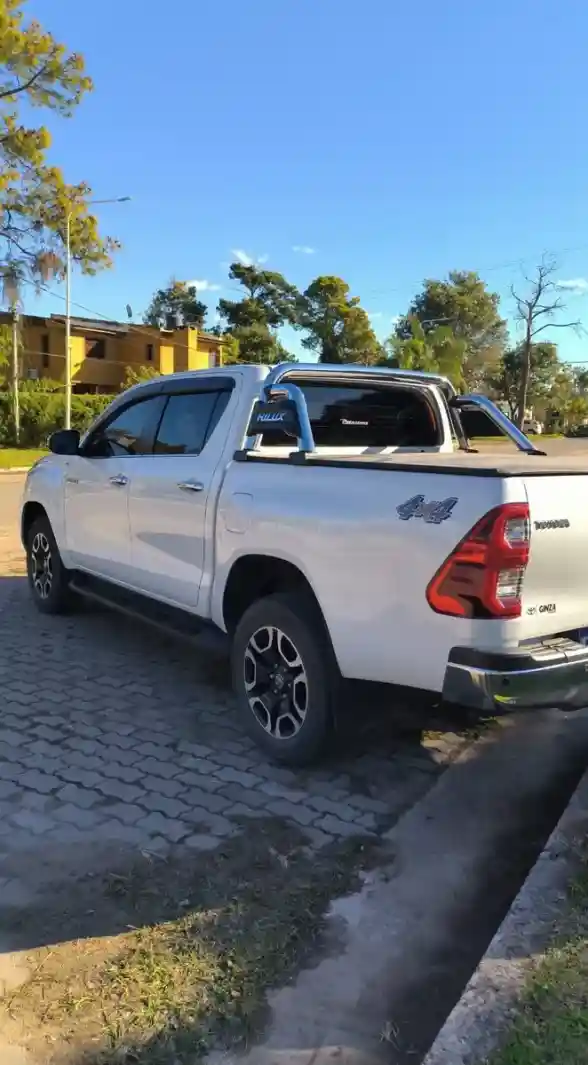 Toyota Hilux Pick-Up 2.8 Cd Srx 177Cv 4X4 At 2023 - foto 2