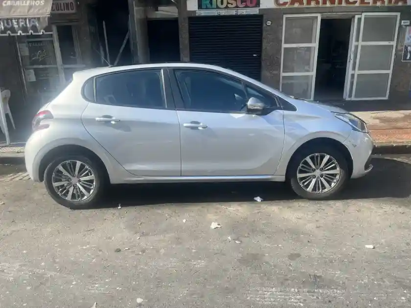 Peugeot 208 1.6 Allure 2016 - foto 3