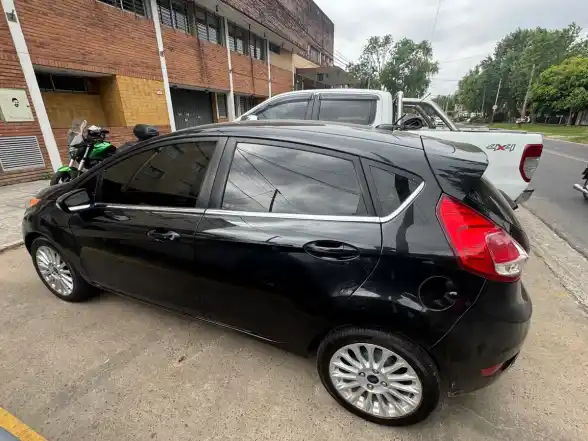 Ford Fiesta Kinetic 1.6 Titanium Powershift 120Cv 2015 - foto 3