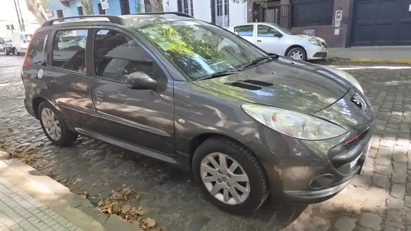 Peugeot 207 1.6 Sw Xt 2010 - foto 2
