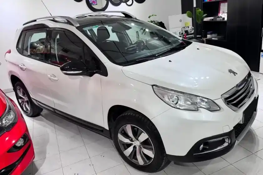 Peugeot 2008 2020 - foto 1
