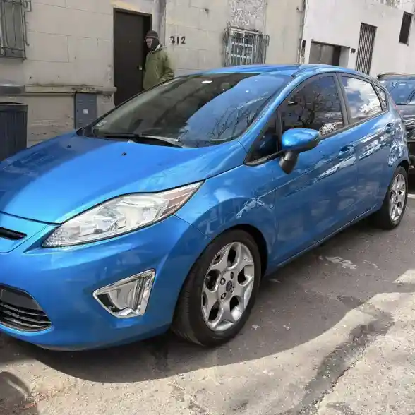 Ford Fiesta Kinetic 2012 - foto 1