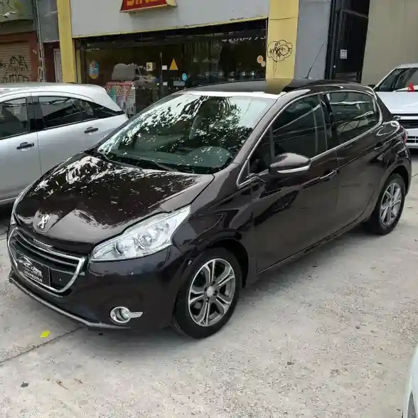 Peugeot 208 2015 - foto 1