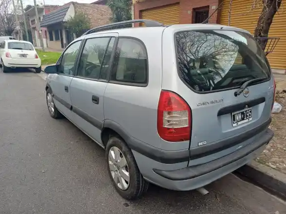 Chevrolet Zafira 2.0 Gl 2011 - foto 2