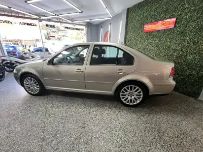 Volkswagen Bora 1.9 Trendline I 100Cv 2009 - foto 3