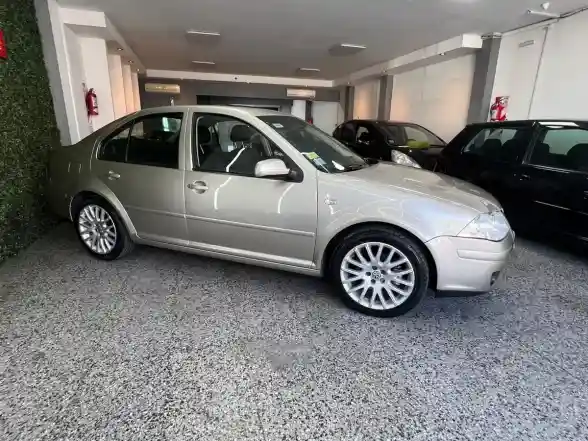 Volkswagen Bora 1.9 Trendline I 100Cv 2009 - foto 4