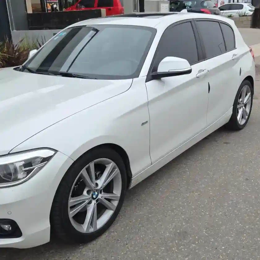 BMW Serie 1 2018 - foto 1