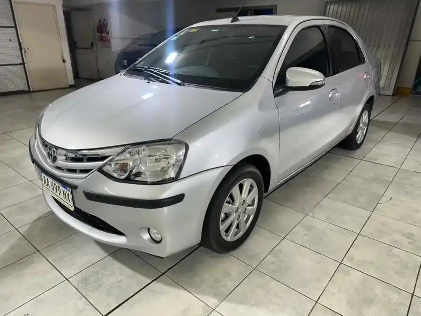 Toyota Etios 2016 - foto 1