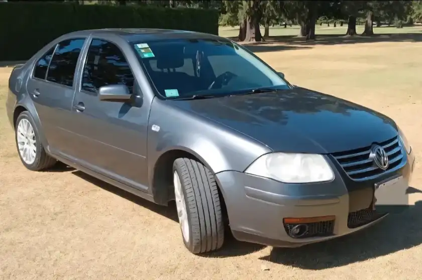 Volkswagen Bora 2008 - foto 1