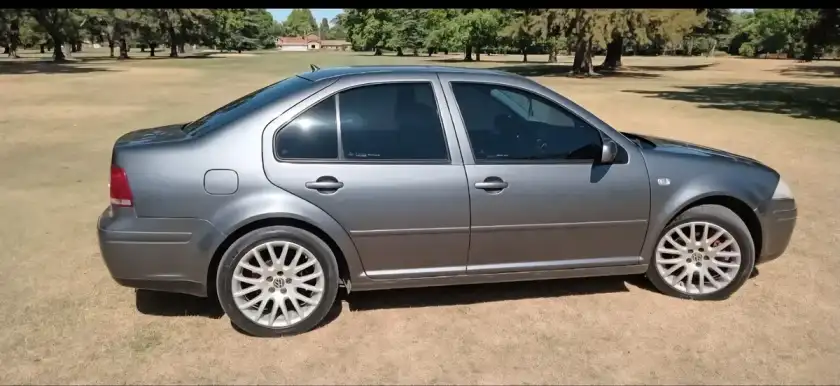 Volkswagen Bora 1.8 Highline T 180Cv 2008 - foto 2