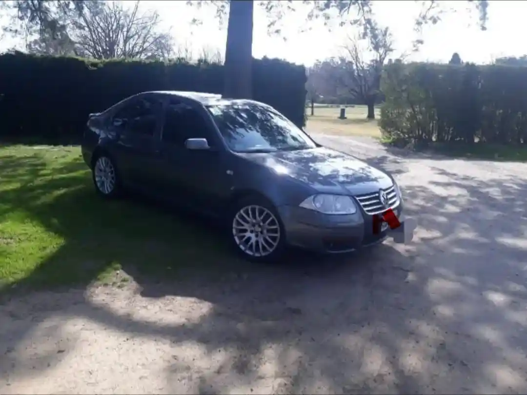 Volkswagen Bora 1.8 Highline T 180Cv 2008 - foto 4