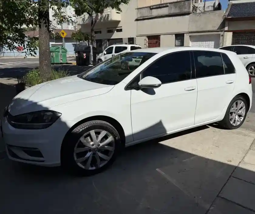 Volkswagen Golf 2018 - foto 1