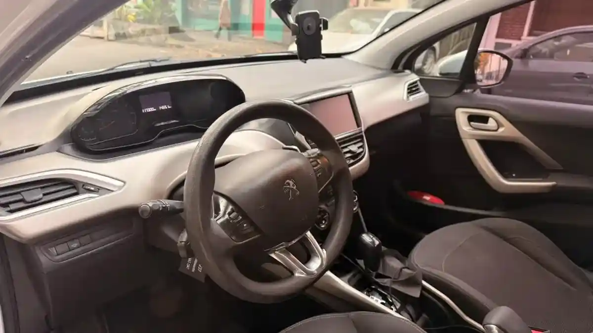 Peugeot 2008 1.6 Allure Tiptronic 2017 - foto 4