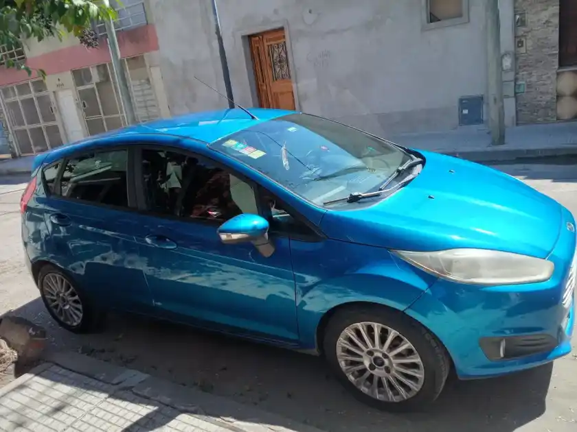 Ford Fiesta Kinetic 1.6 Se 120Cv 2014 - foto 4
