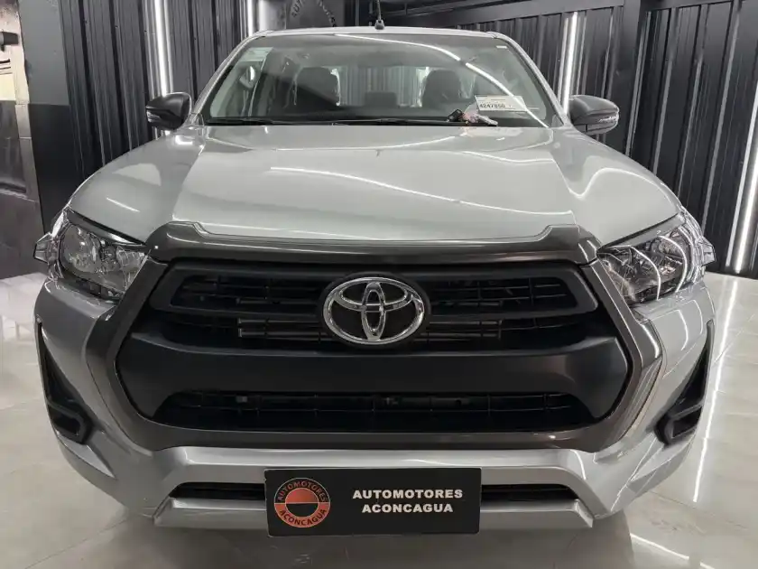 Toyota Hilux Pick-Up 2024 - foto 1