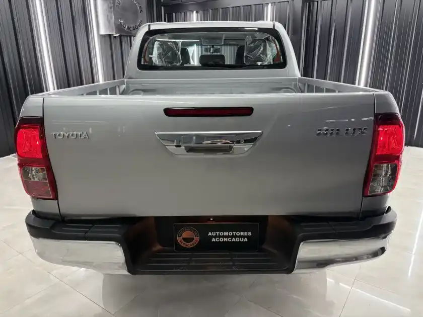 Toyota Hilux Pick-Up 2.4 Cd Sr 150Cv 4X2 At 2024 - foto 4