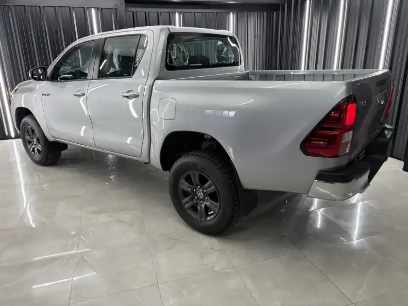 Toyota Hilux Pick-Up 2.4 Cd Sr 150Cv 4X2 At 2024 - foto 5