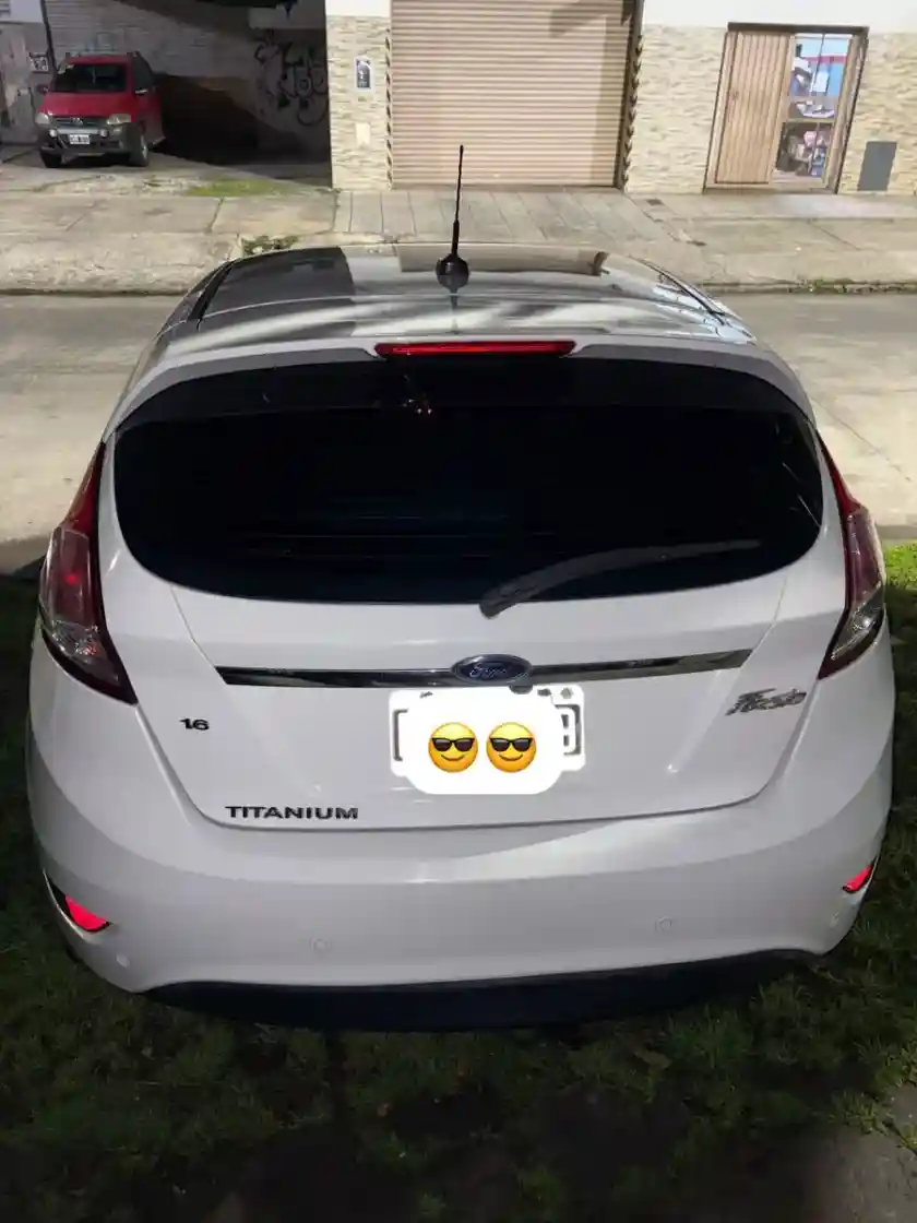 Ford Fiesta Kinetic 1.6 Titanium 120Cv 2015 - foto 2