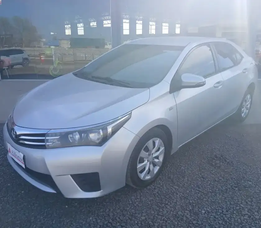 Toyota Corolla 2015 - foto 1