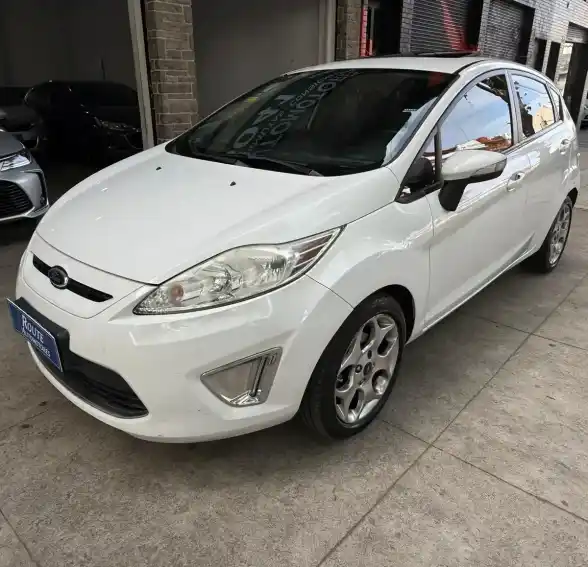 Ford Fiesta Kinetic 2013 - foto 1