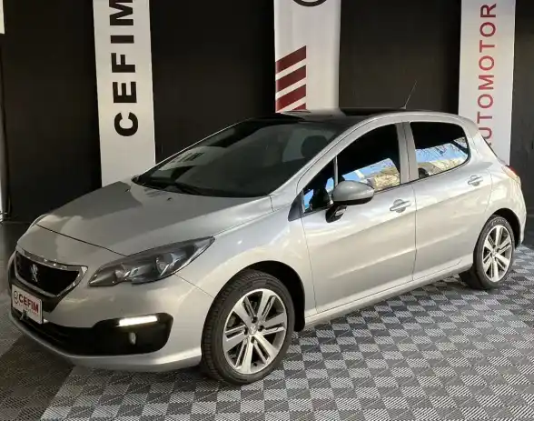 Peugeot 308 2018 - foto 1
