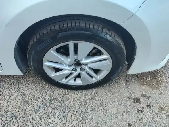 Toyota Corolla 1.8 Xei Mt 140Cv 2015 - foto 2