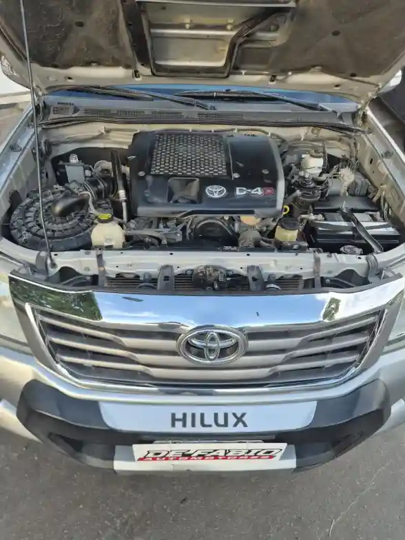 Toyota Hilux Pick-Up 3.0 Cd Srv 171Cv 4X4 - A3 2015 - foto 2