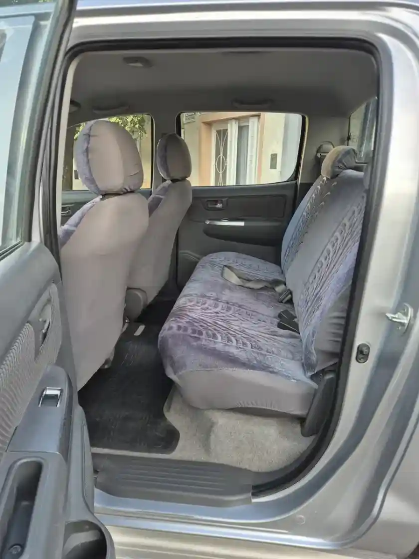 Toyota Hilux Pick-Up 3.0 Cd Srv 171Cv 4X4 - A3 2015 - foto 3