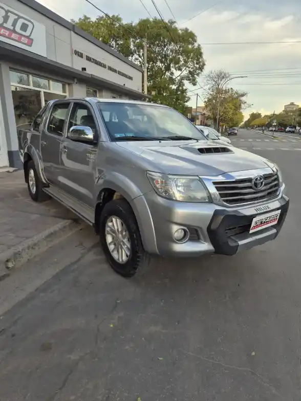 Toyota Hilux Pick-Up 3.0 Cd Srv 171Cv 4X4 - A3 2015 - foto 4