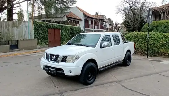 Nissan Frontier 2.5 Le Cab Doble 4X4 2011 - foto 1
