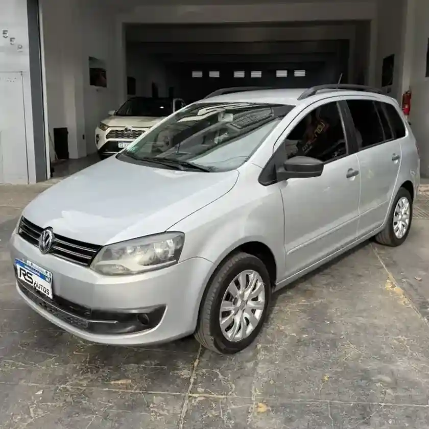 Volkswagen Suran 1.6 Trendline 11B 2011 - foto 1