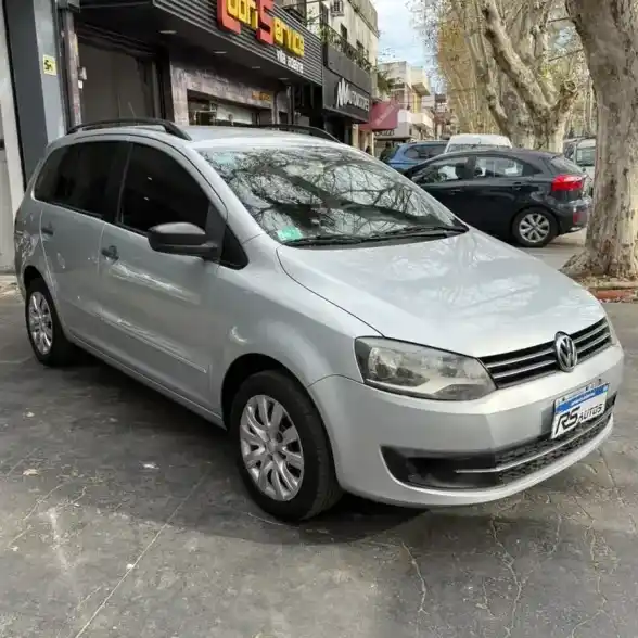 Volkswagen Suran 1.6 Trendline 11B 2011 - foto 2