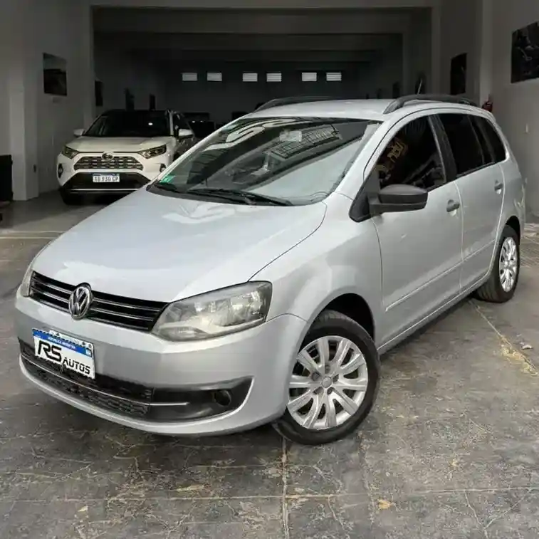 Volkswagen Suran 1.6 Trendline 11B 2011 - foto 3