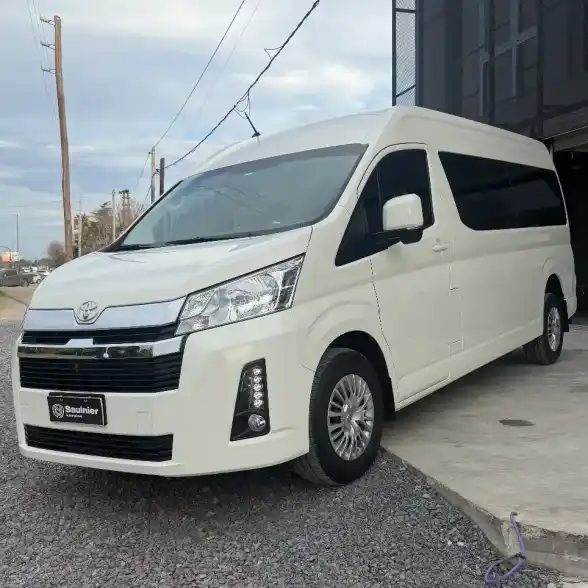 Toyota Hiace 2.8 Tdi Commuter 6At 14A 2025 - foto 1