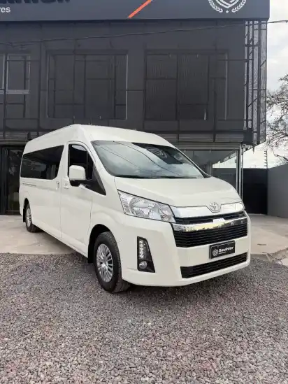 Toyota Hiace 2.8 Tdi Commuter 6At 14A 2025 - foto 2