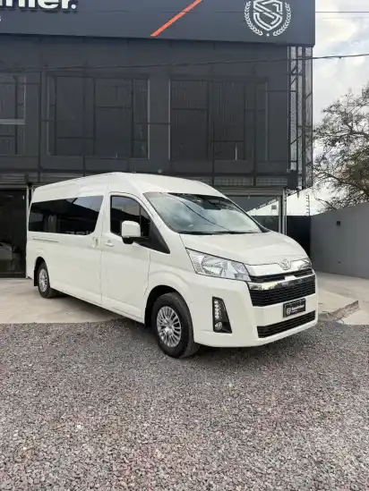 Toyota Hiace 2.8 Tdi Commuter 6At 14A 2025 - foto 3
