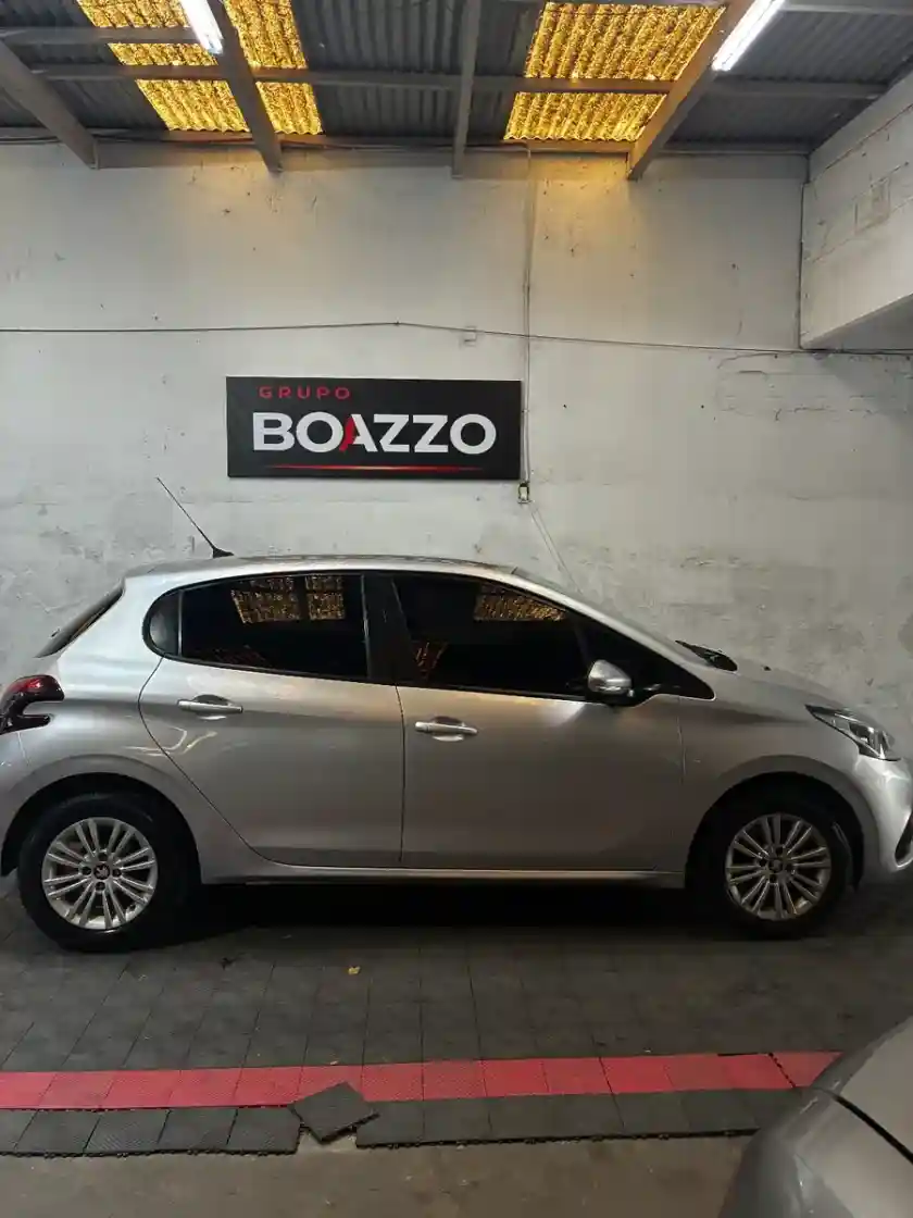 Peugeot 208 1.6 Allure 2018 - foto 4