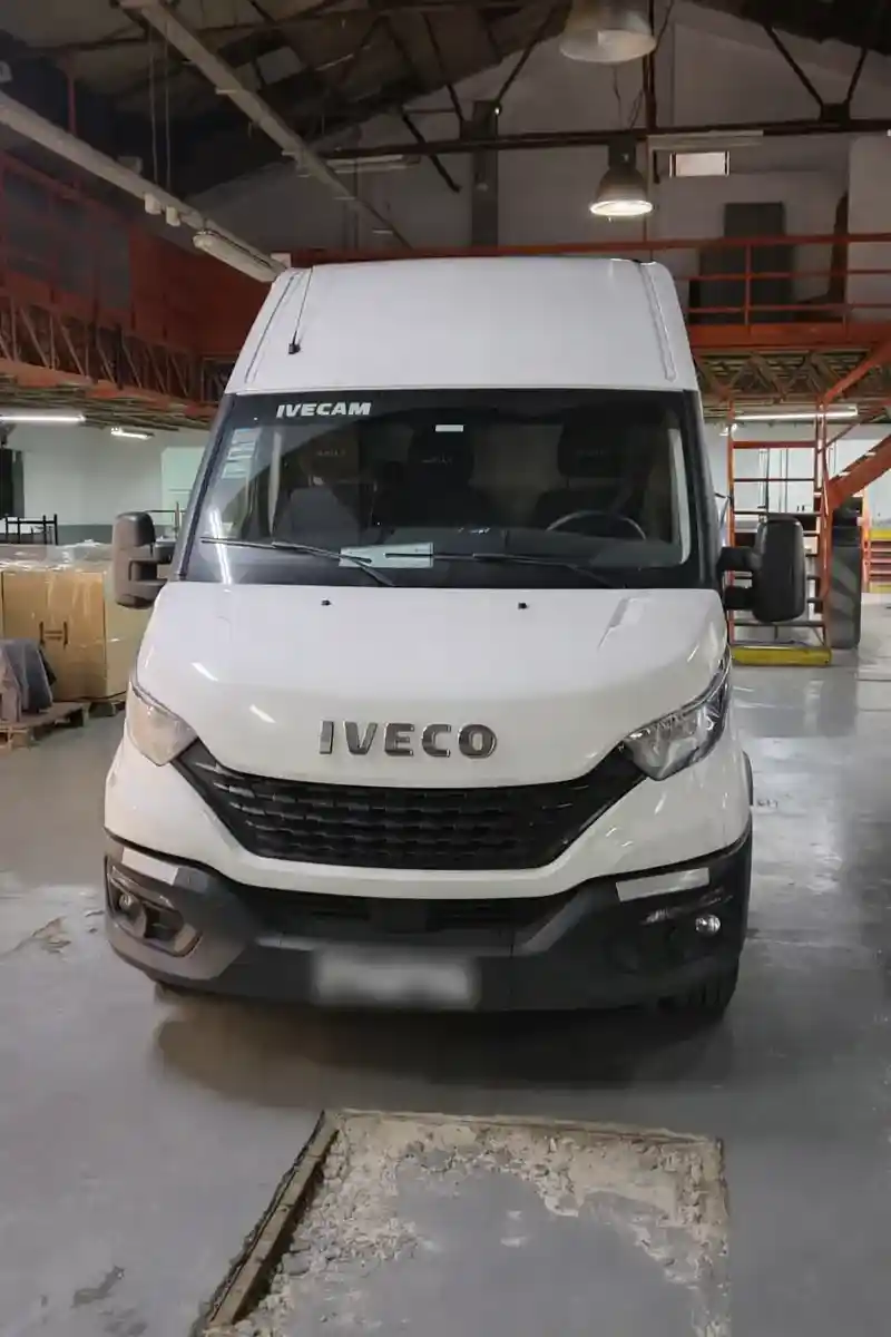 Iveco Daily Iveco Daily 3.0 Furgón 30-130 2021 - foto 2